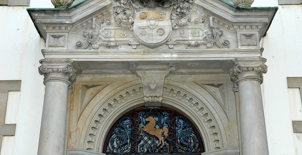Historischer Eingang zum Niedersächsischen Staatsgerichtshof